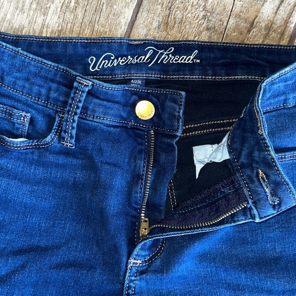 Universal Thread Jeans - Picture 3 of 3